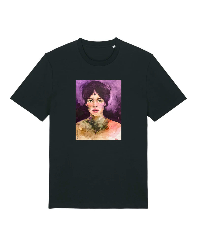 T-paita Ria Bäckströmin teoksella Ristikuningatar